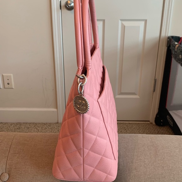 AUTHENTIC CHANEL Quilted Caviar Medallion Tote - Picture 3 of 8